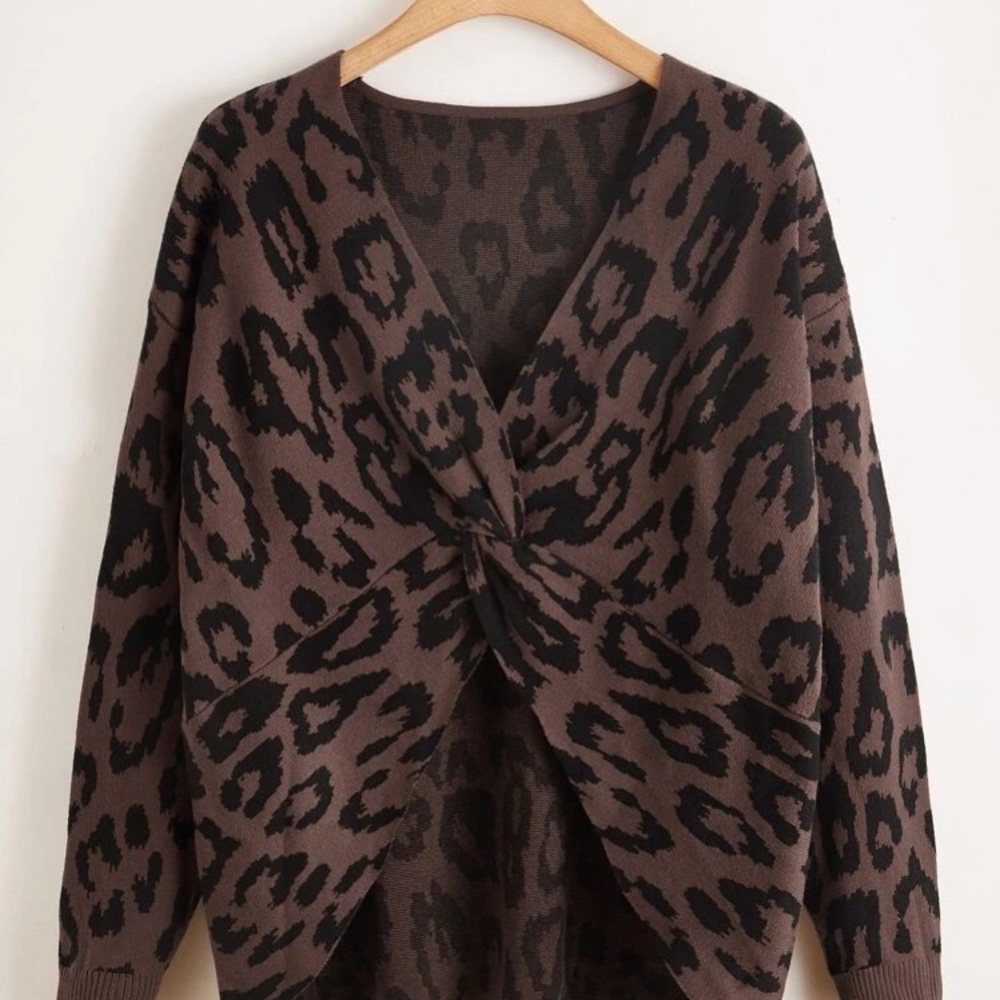 Plus Allover Pattern Twist Front Sweater